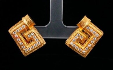 Maramenos & Pateras 0.70ctw Diamond and 18K Earrings