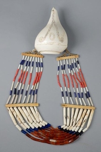 Men's necklace with big shell pendant - India, Naga