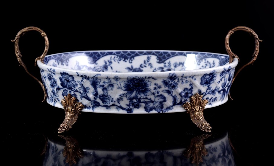 (-), Oval porcelain dish with blue floral decor,...