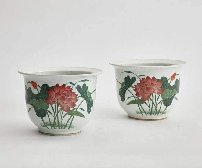Pair Chinese Famille Rose porcelain jardinieres