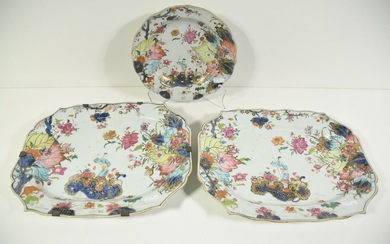 Pair of 18th century porcelain dishes, tobacco leaf...