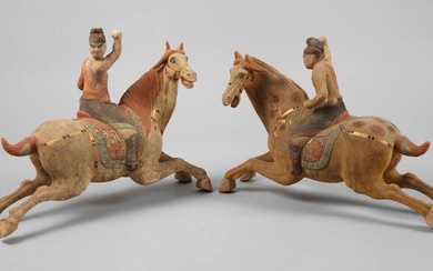Paire de sculptures de cavaliers Chine, début du 20e s., reproduction muséale de haute qualité...