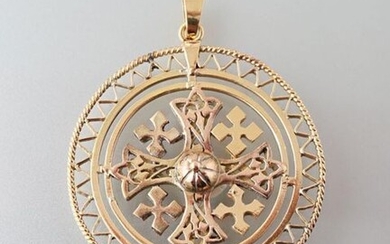 Pendant round gold 750 thousandths pierced with cross decoration 12,3 g.