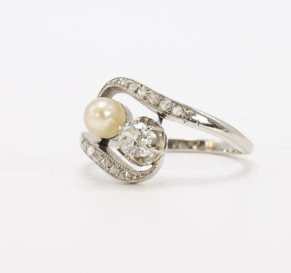 Platinum Pearl and Diamond Ring
