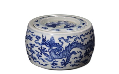 Porcelain cricket jar, Ming style. Chenghua Badge. Republic period 1912-1949.