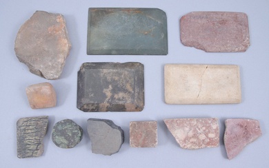 Probablement Smyrne ou ses environs, période romaine Deux palettes à fard : - Palette à...