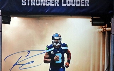 RUSSELL WILSON AUTOGRAPHED 16X20 PHOTO SEATTLE SEAHAWKS RW HOLO STOCK #88008