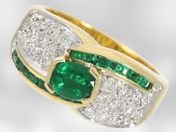 Ring: very decorative emerald/brilliant ring, total approx. 1.74ct,...