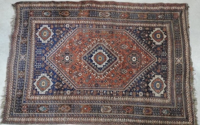 SHIRAZ: Wool carpet with knotted stitches decorated with...