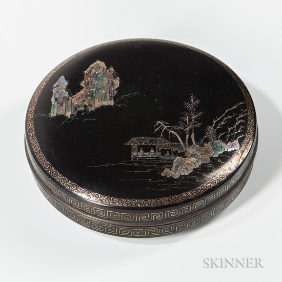Seashell-inlaid and Lacquered Covered Box