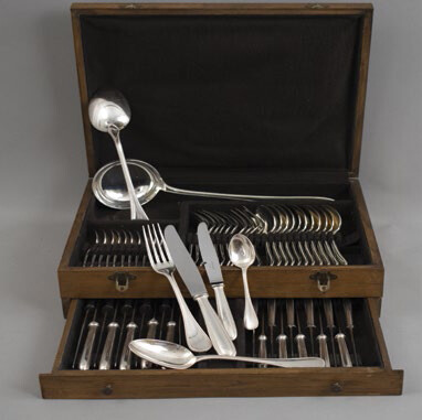 Silver-plated metal cutlery set, beaded edge, Christofle.