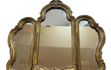 Specchio trilaterale in legno dorato e scolpito, periodo Italia inizio XX...