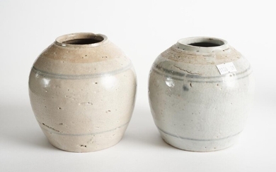 TWO CHINESE GLAZED POTTERY JARS, H.13CM, LEONARD JOEL LOCAL DELIVERY SIZE: SMALL
