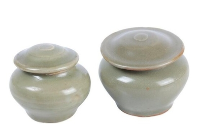 Two small Chinese Longquan Lung Ch'uang kiln celadon