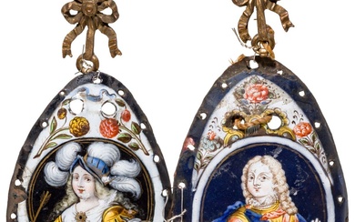 Une paire de plaques de cuivre émaillées polychromes françaises pour une bourse, Limoges, 17e/18e siècle....