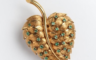 Vintage 18K Yellow Gold & Emerald Leaf Brooch