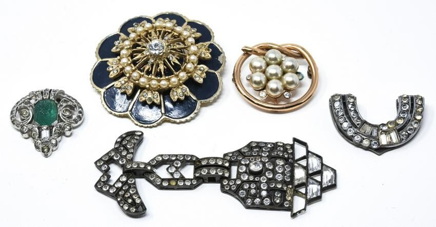 Vintage Costume Jewelry Brooches & Sweater Clips