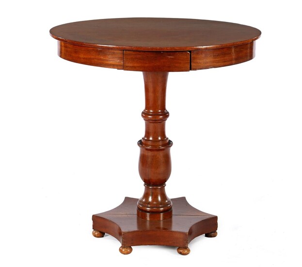 (-), Walnut veneer 1-load coffee table standing on...