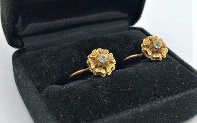 10 K Yellow Gold Floral Earrings with Center CZs Stone