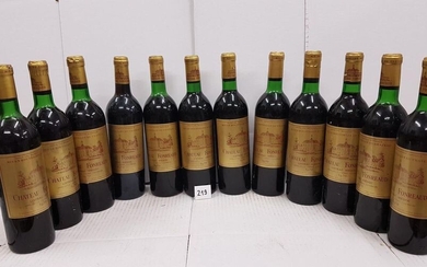 12 bottles Château FONREAUD 1970 Listrac. Impeccable labels, 7 high shoulders and 4 low necks.
