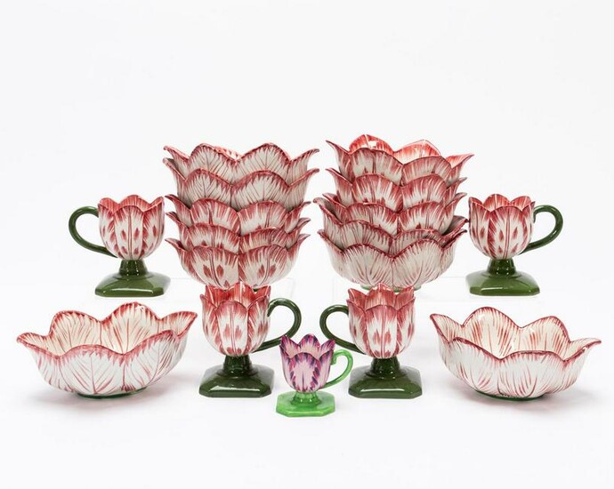 17 PCS, MOTTAHEDEH TULIP SHAPED CUPS AND BOWLS