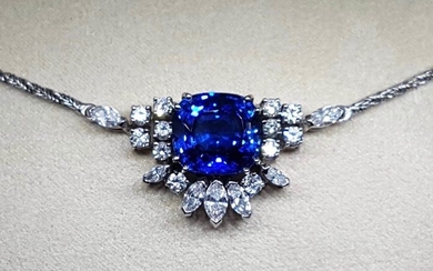 18 kt. White gold - Necklace - 9.20 ct Sapphire Verneuil - Diamonds