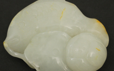 CHINESE CARVED JADE FISH FORM PENDANT
