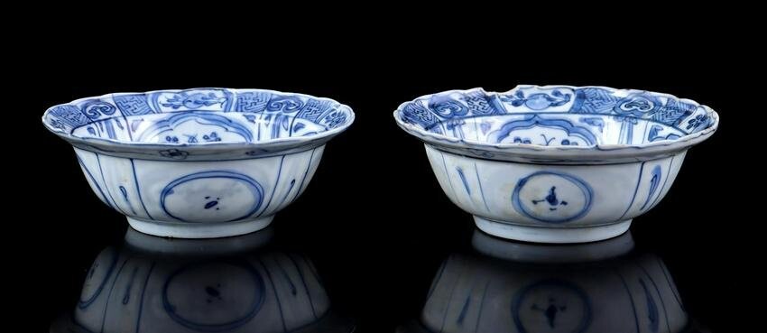 2 porcelain hoods in Wanli style, China, 18th century