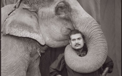 Ellen Mark Philadelphia 1940 – 2015 New York „Ram Prakash Singh with His elephant Shyama, Ahmedabad, India“, Great Golden Circus.
