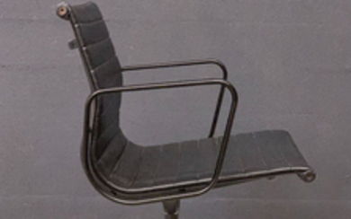 Charles Eames, Ray Eames - Vitra - Chair (1) - EA108 Black Edition