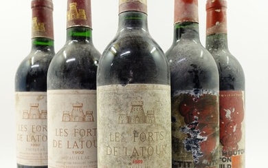 5 bouteilles 2 bts : LE PETIT MOUTON 1994 Pauillac (étiquettes très abimées)1 bt :...