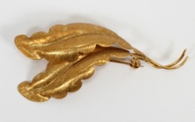 18KT YELLOW GOLD LEAF FORM PIN T.W. GR