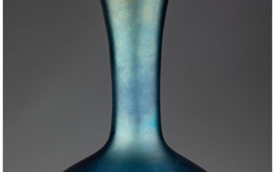 79319: Large Durand Blue Iridescent Glass Vase, circa 1