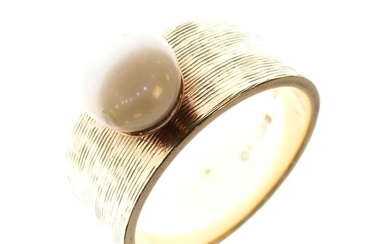 9ct gold ring set single pearl, size M, 6.3g...