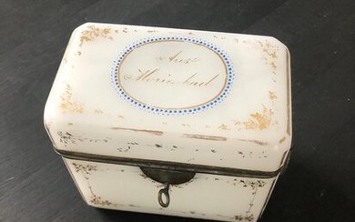 SOLD. A 19th century milk white glass box decorated in colours and gold. Brass mountings. Kay enclosed. H. 12 cm. L. 13 cm. W. 7.6 cm. – Bruun Rasmussen Auctioneers of Fine Art