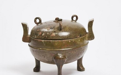 A Bronze Ritual Tripod Vessel and Cover, Ding, Warring