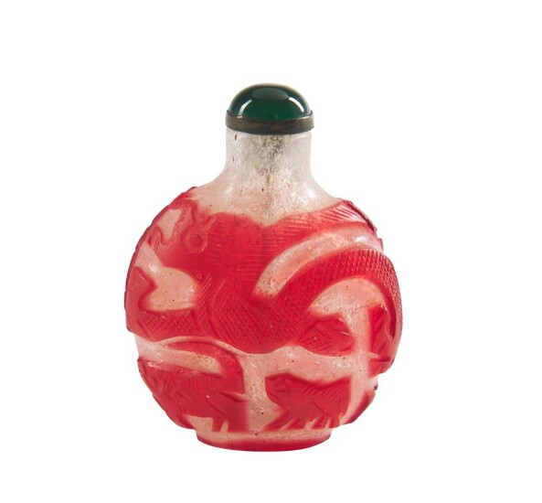 A CHINESE BEIJING GLASS RED OVERLAY SNUFF BOTTLE QING DYNASTY (1644-1912), 19TH CENTURY The De Voogd Collection