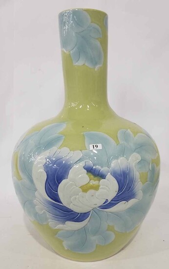 A CHINESE POTTERY FLOOR VASE