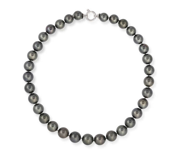 A CULTURED PEARL NECKLACE Composed of a single...