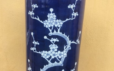 A Chinese 20th century blue and white porcelain cylinder vase. Diam. 22 cm. H. 46 cm.