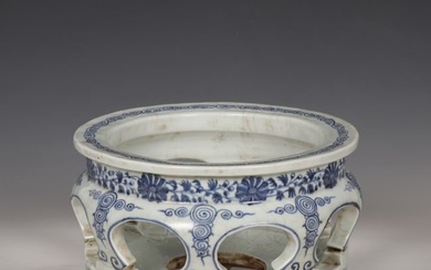 A Chinese Blue and White Tripod Porcelain Base
