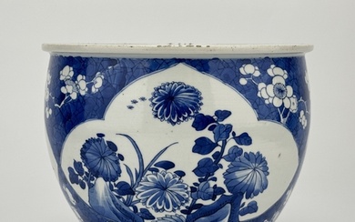 A Chinese Blue&White jar, 17TH/18TH Century Pr. Size:(H18.5...