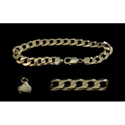 A Fine 9ct Gold Curb Link Bracelet with Lobster Claw Clasp -...