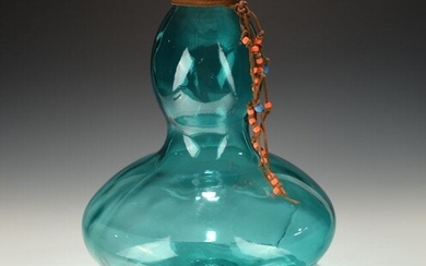A LARGE TURQOISE BLUE GOURD SHAPED GLASS VASE