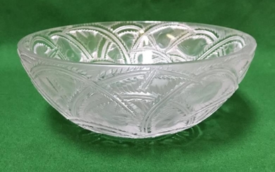 A Lalique "Pinsons" frosted and clear glass bowl decorated...