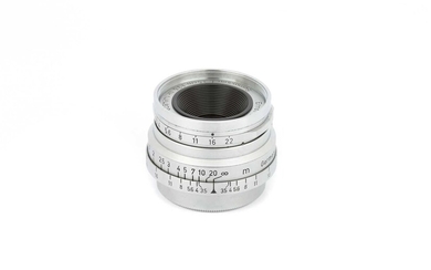 A Leitz Summaron f/3.5 35mm Lens
