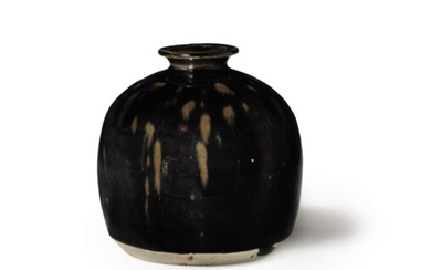 A RUSSET-SPLASHED BLACK-GLAZED TRUNCATED MEIPING, NORTHERN SONG-JIN DYNASTY (960-1234)