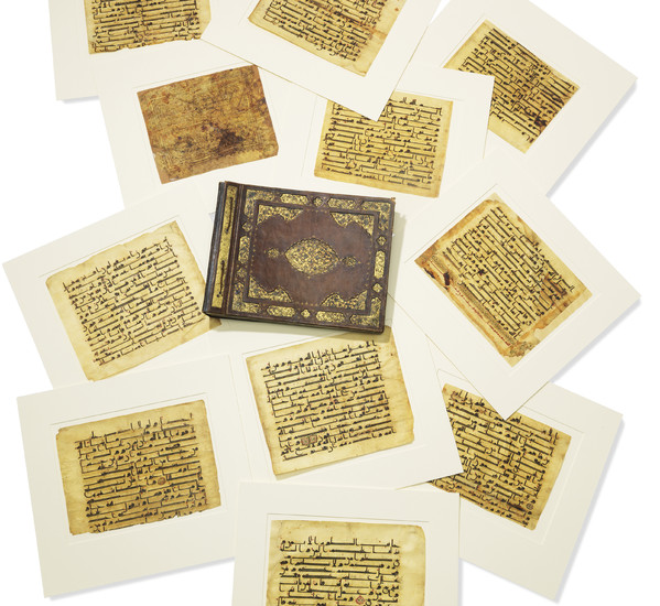 A SUBSTANTIAL GROUP OF LARGE KUFIC QUR’AN LEAVES, LATE UMAYYAD OR EARLY ABBASID, PROBABLY DAMASCUS OR JERUSALEM, MID-8TH CENTURY