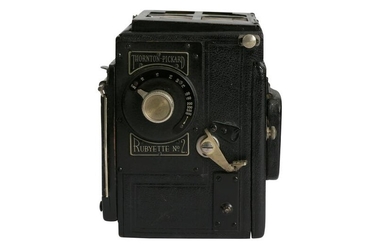 A Thornton Pickard Rubyette No.2 SLR Camera