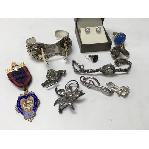 A small collection of good hallmarked and sterling silver Je...
